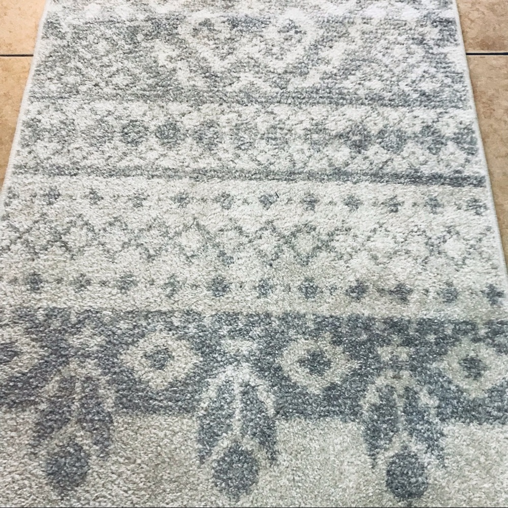 SAFAVIEH ADIRONDACK Ivory/Silver Tribal Pattern Runner Rug - Picture 7 of 11